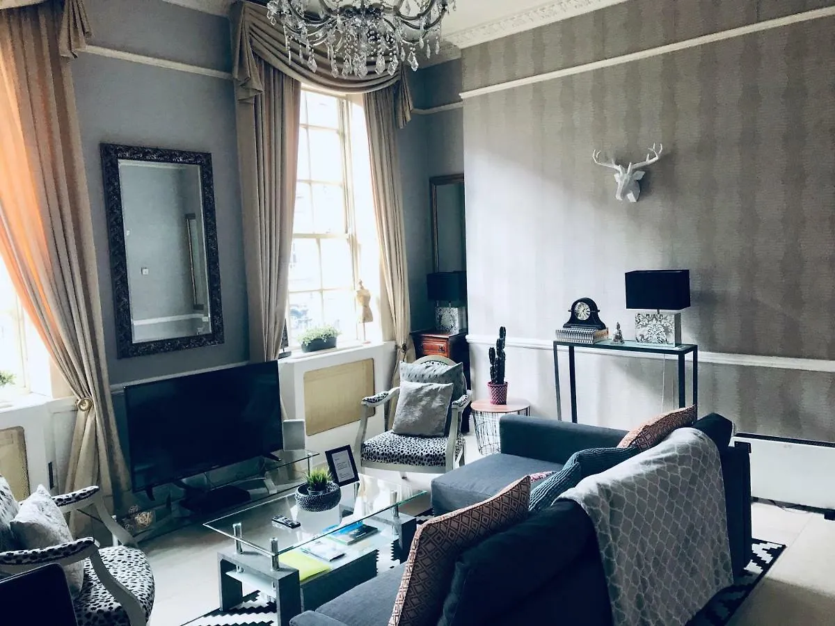 City Centre Georgian Style Apartment