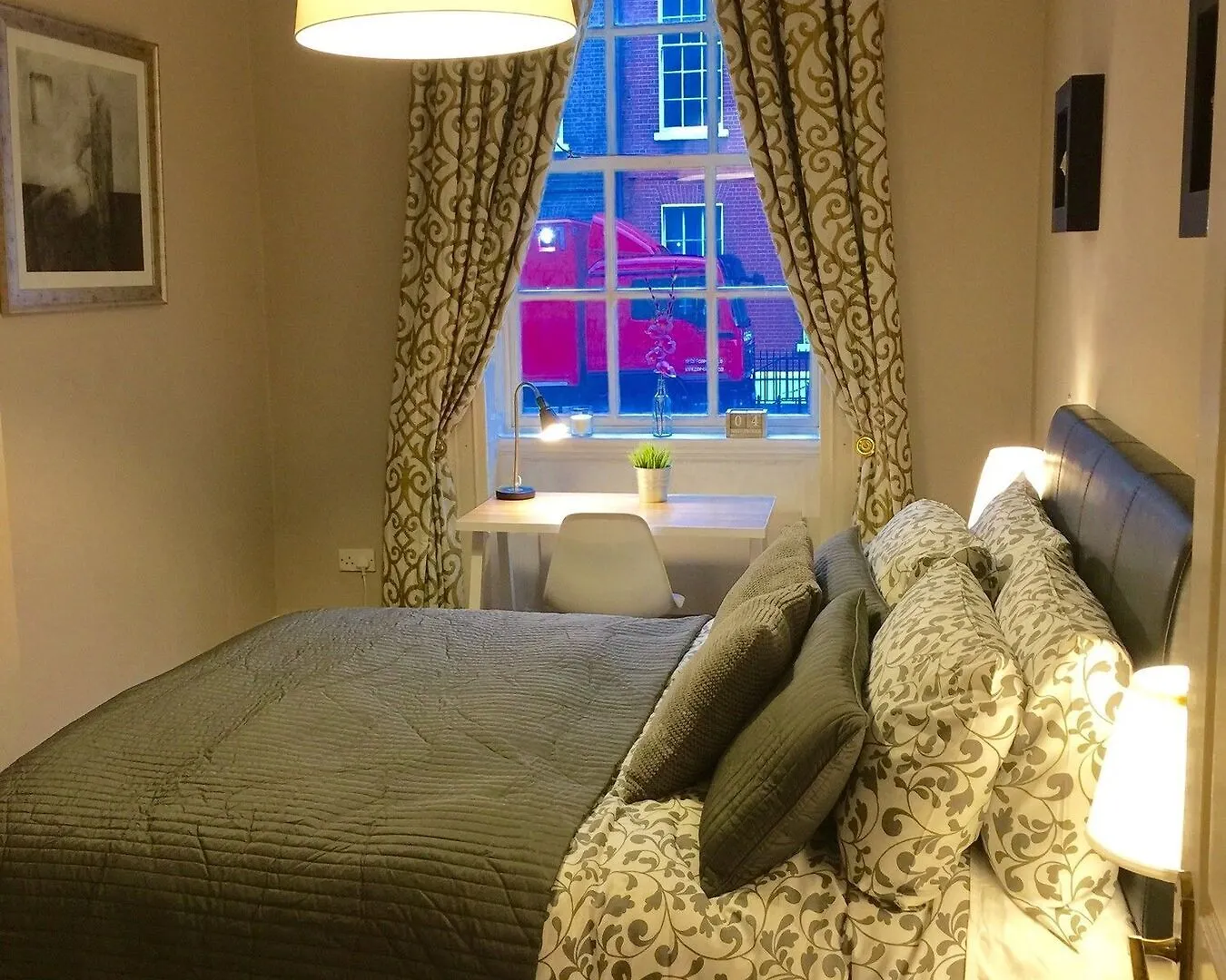 City Centre Georgian Style Apartment